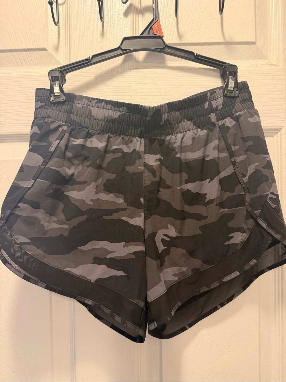 Athleta Women's Camo Running Shorts - Gray/Black
